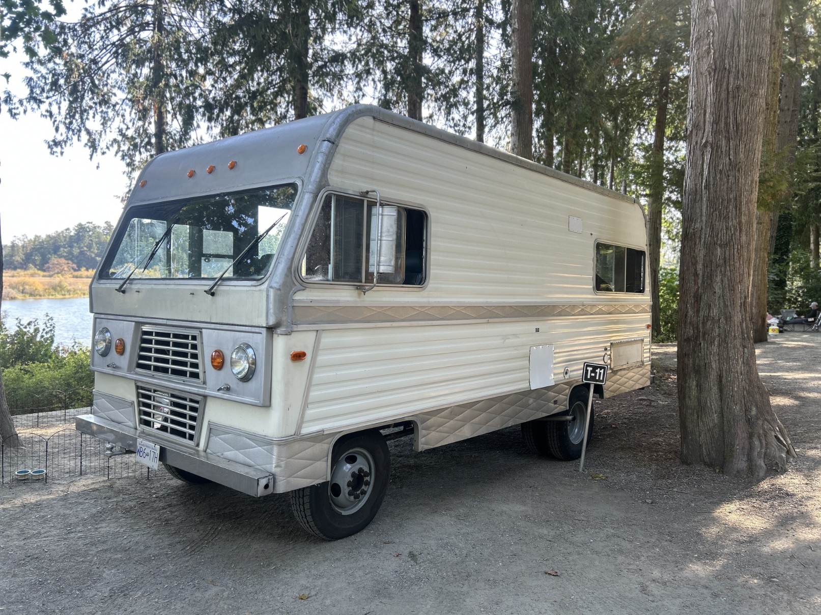 Professional RV paint job – Trailer Paint Job BC Canada